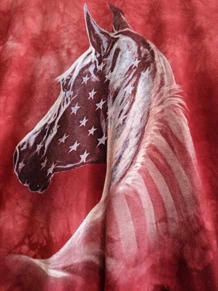 Men's Red T-Shirt Size Approx Small S Tie Dye Horse USA Flag Top Stars & Stripes - Picture 3 of 7